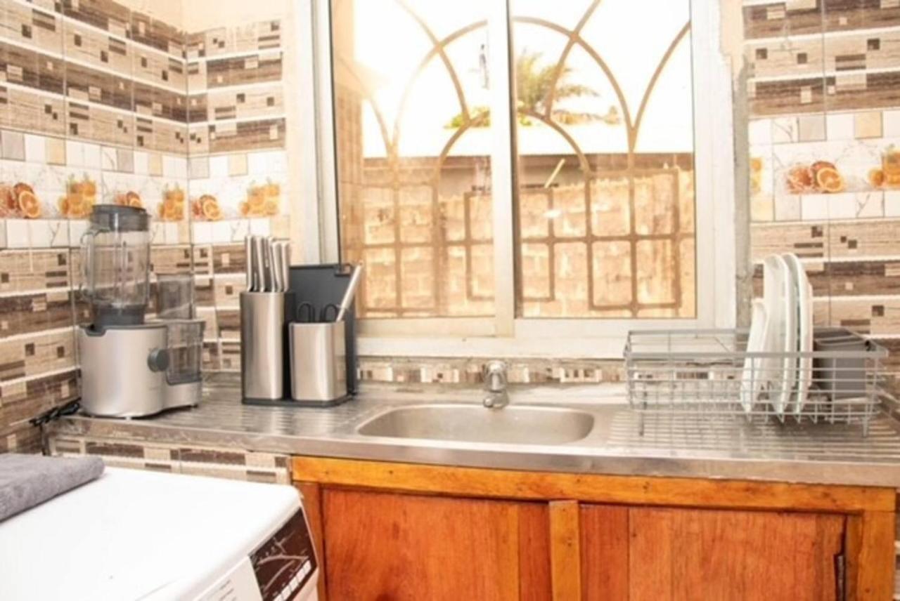 Fully Aircondition 3Bed Villa- A C- Wifi- Hotwater Freetown Zewnętrze zdjęcie