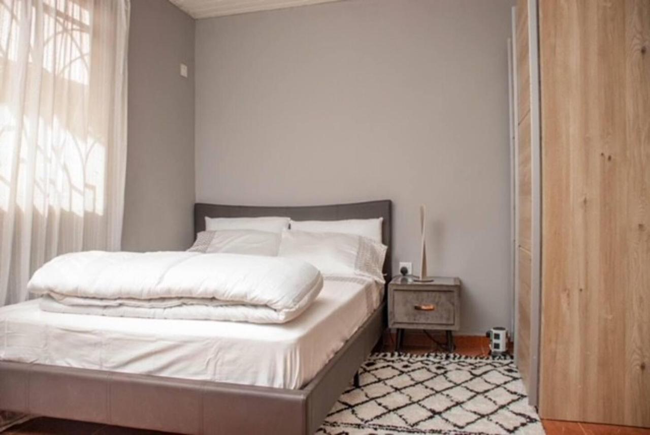 Fully Aircondition 3Bed Villa- A C- Wifi- Hotwater Freetown Zewnętrze zdjęcie