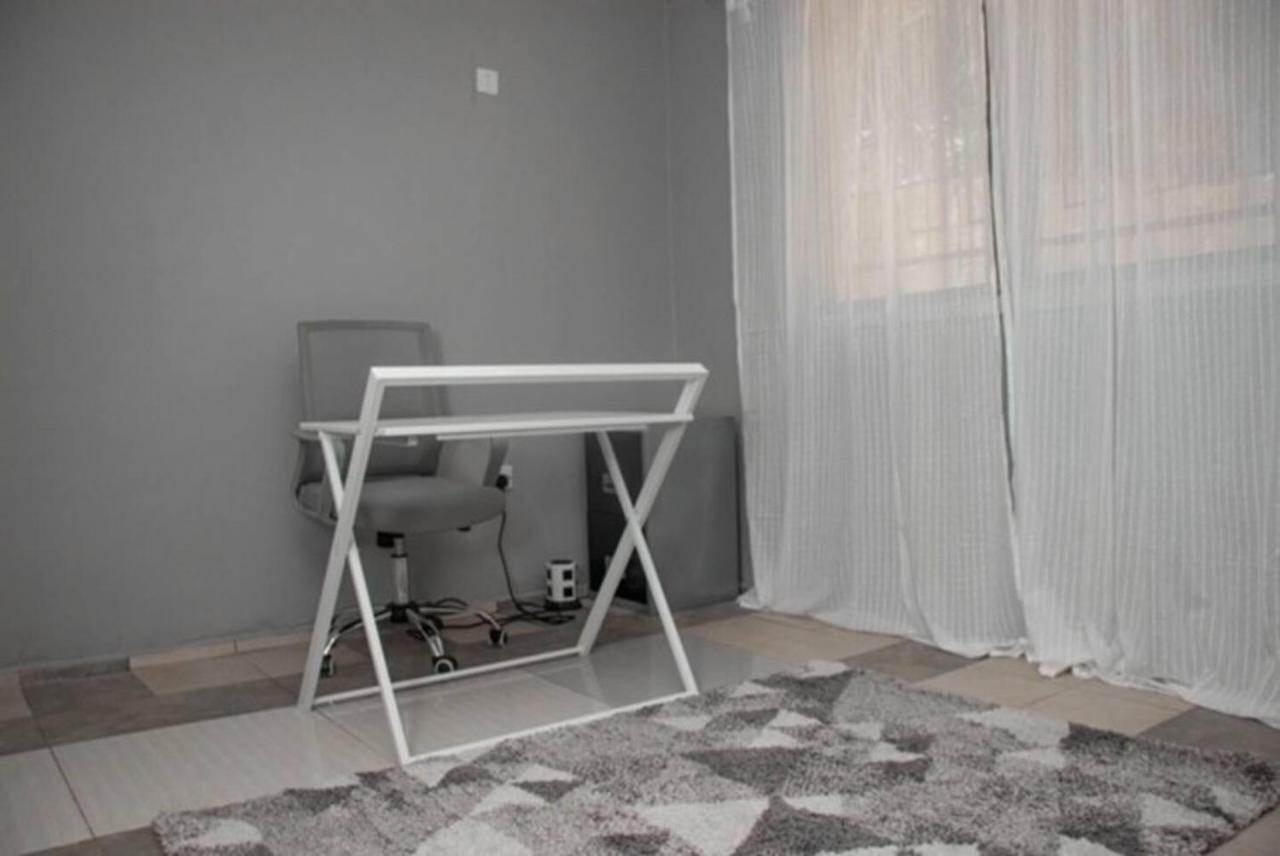 Fully Air-Con 3Bed Villa-Wifi -Hot Water -Cable Tv Freetown Zewnętrze zdjęcie