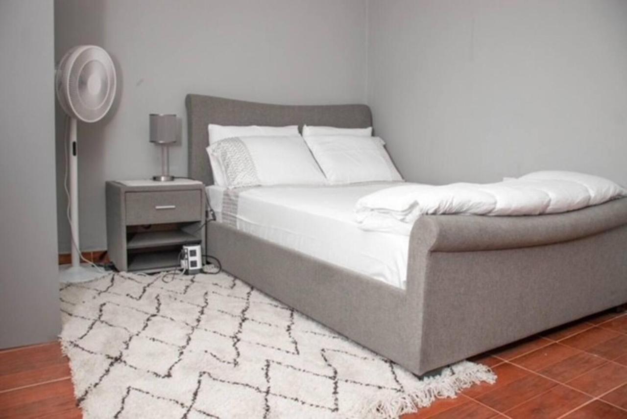 Fully Aircondition 3Bed Villa- A C- Wifi- Hotwater Freetown Zewnętrze zdjęcie
