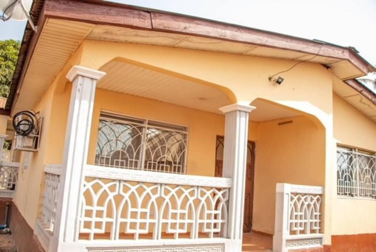 Fully Aircondition 3Bed Villa- A C- Wifi- Hotwater Freetown Zewnętrze zdjęcie