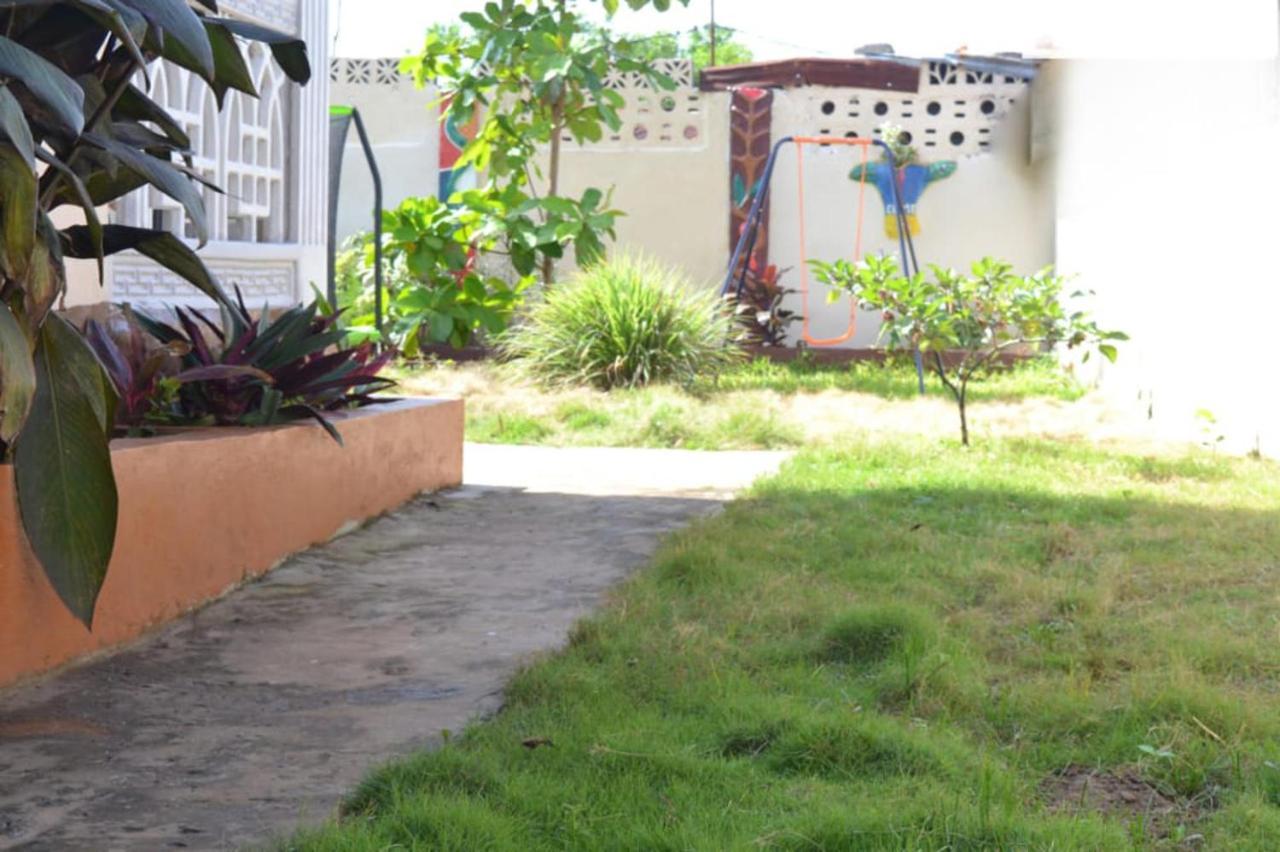 Fully Aircondition 3Bed Villa- A C- Wifi- Hotwater Freetown Zewnętrze zdjęcie