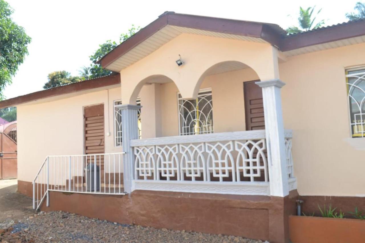 Fully Aircondition 3Bed Villa- A C- Wifi- Hotwater Freetown Zewnętrze zdjęcie